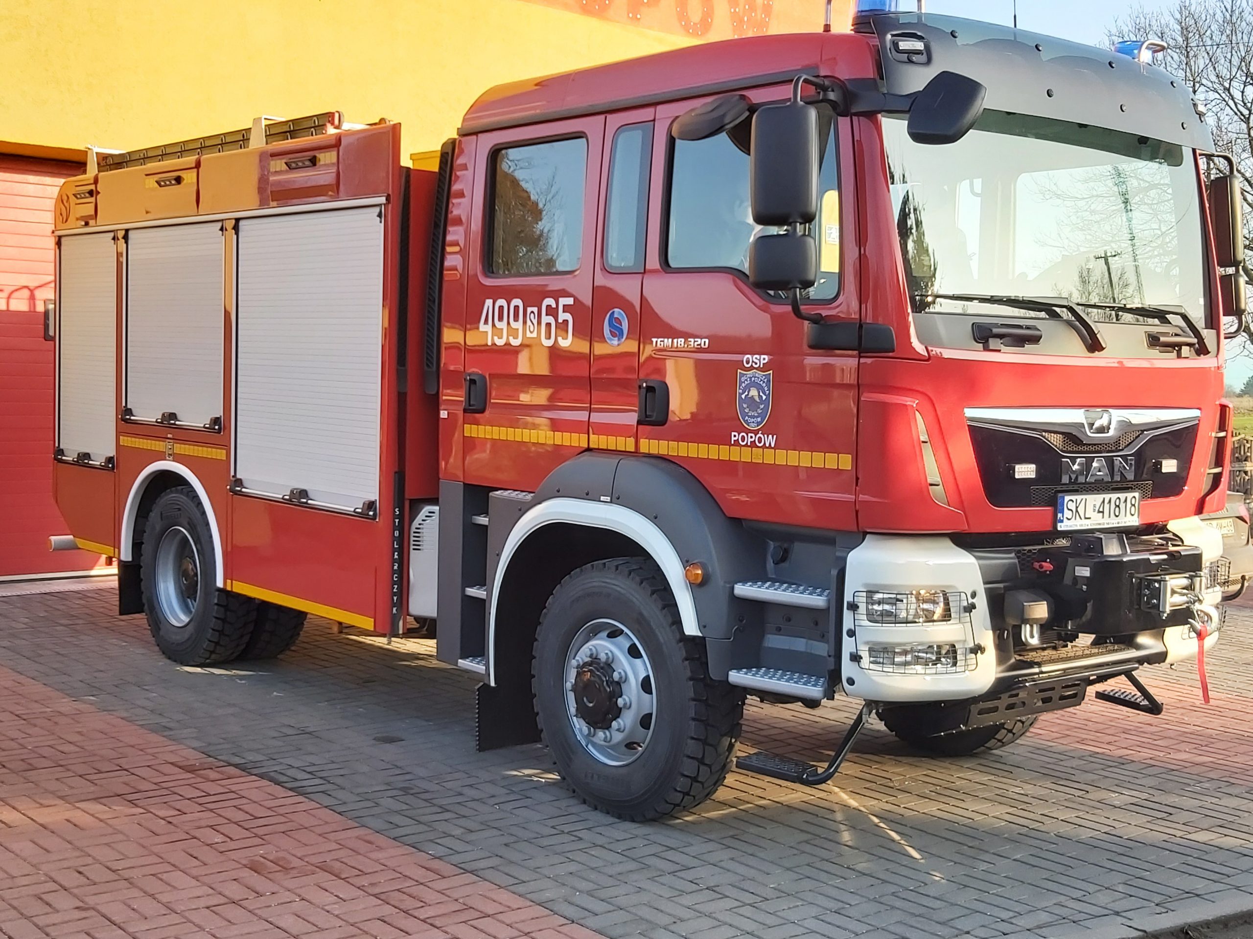 Obrazek przedstawiający wóz strażacki